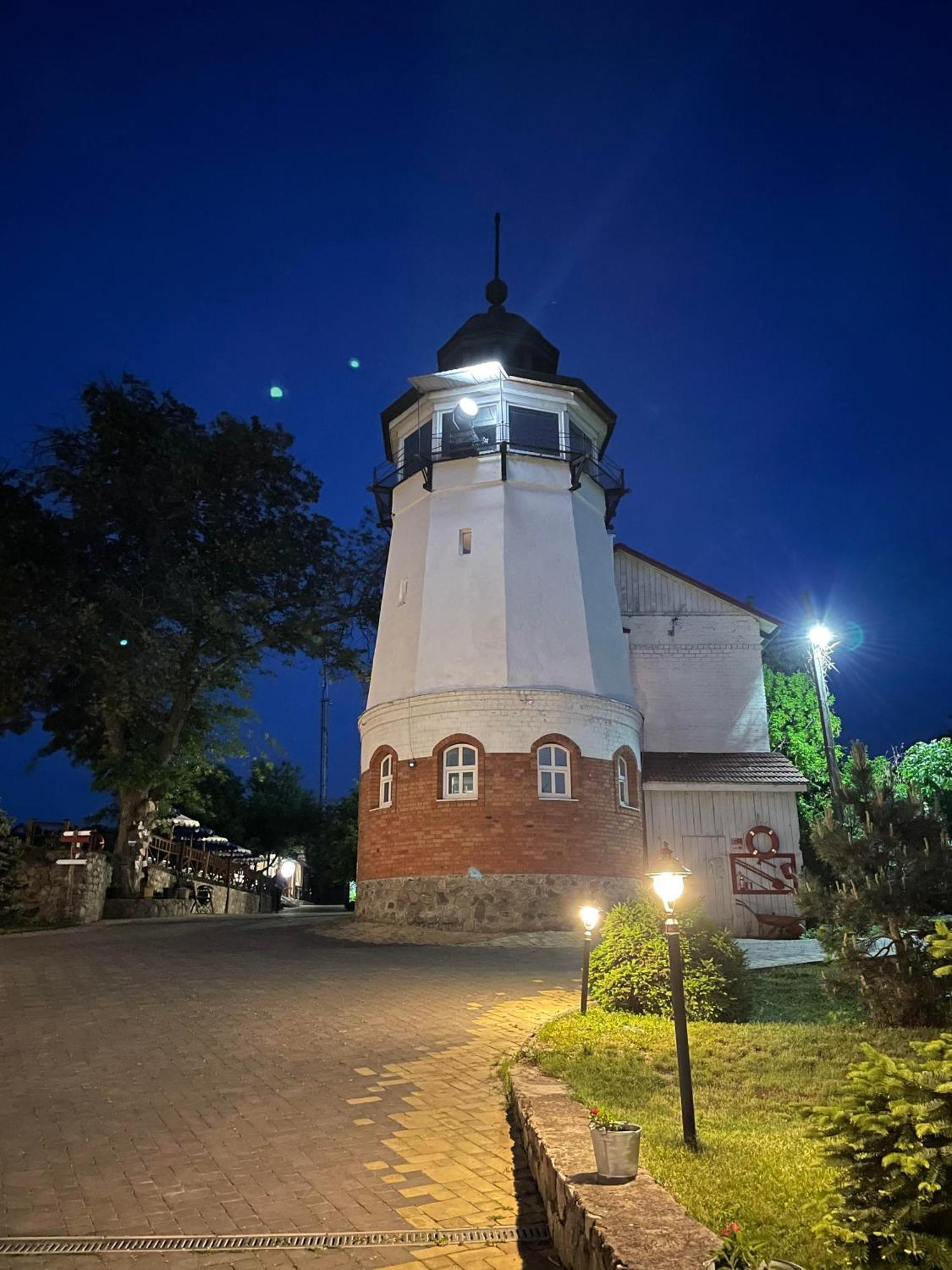 Mayak Resort Kam'yani Potoky Buitenkant foto