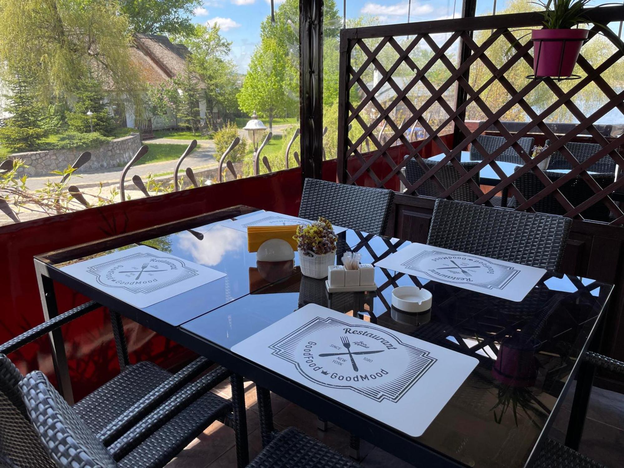 Mayak Resort Kam'yani Potoky Buitenkant foto