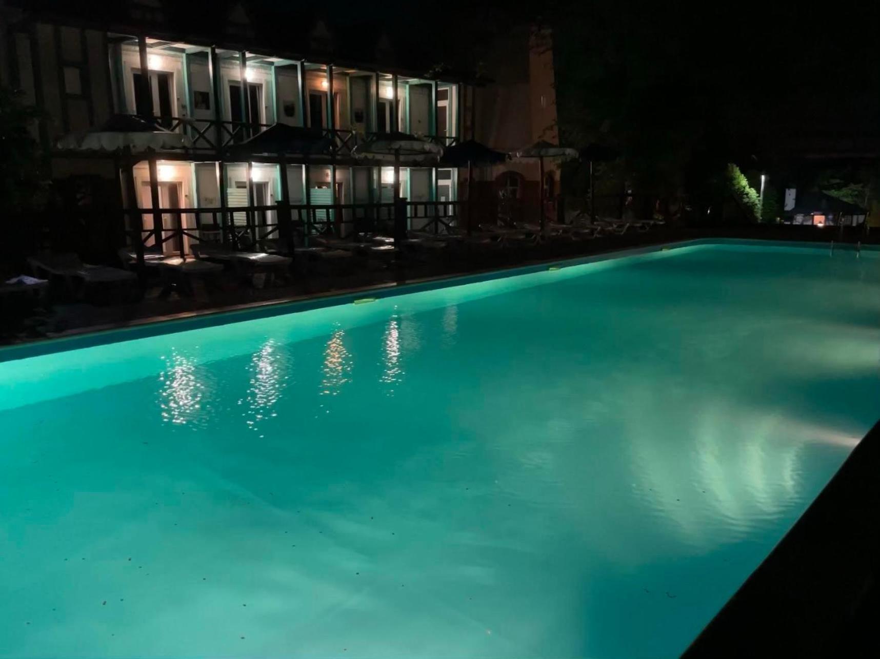 Mayak Resort Kam'yani Potoky Buitenkant foto