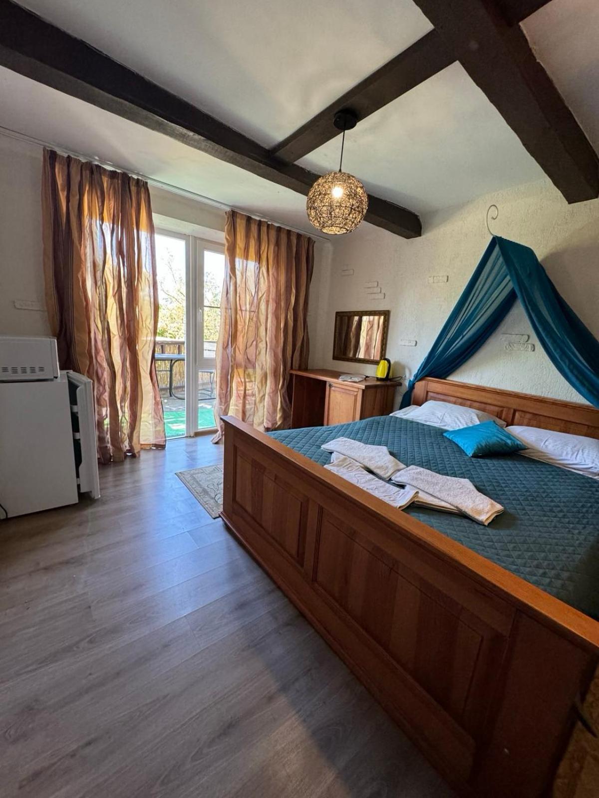 Mayak Resort Kam'yani Potoky Kamer foto